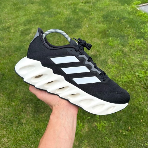 Brand new Adidas Switch FWD Core Black Men's running shoes - Picture 2 of 7